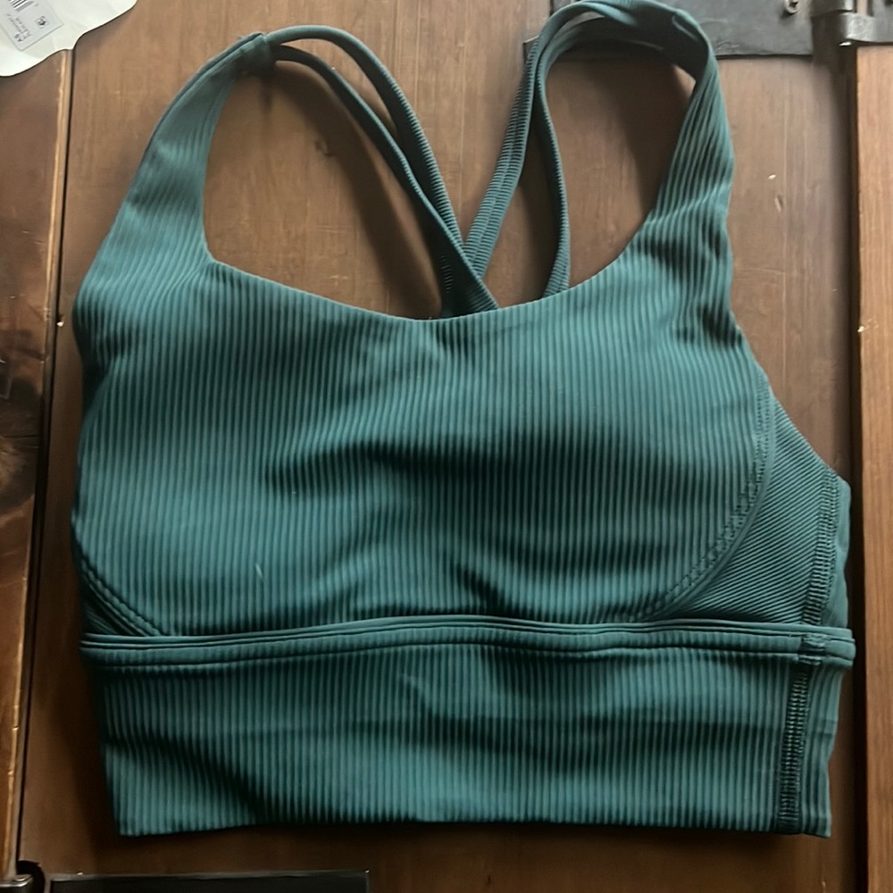Lululemon sports bra never worn small